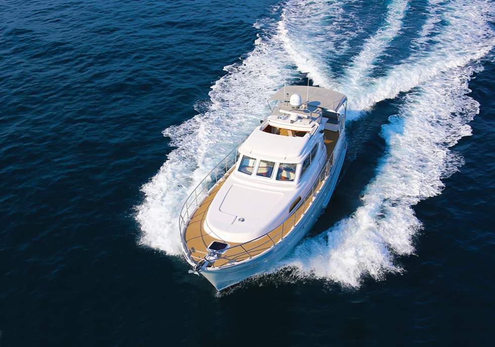 luxury yacht builders uk